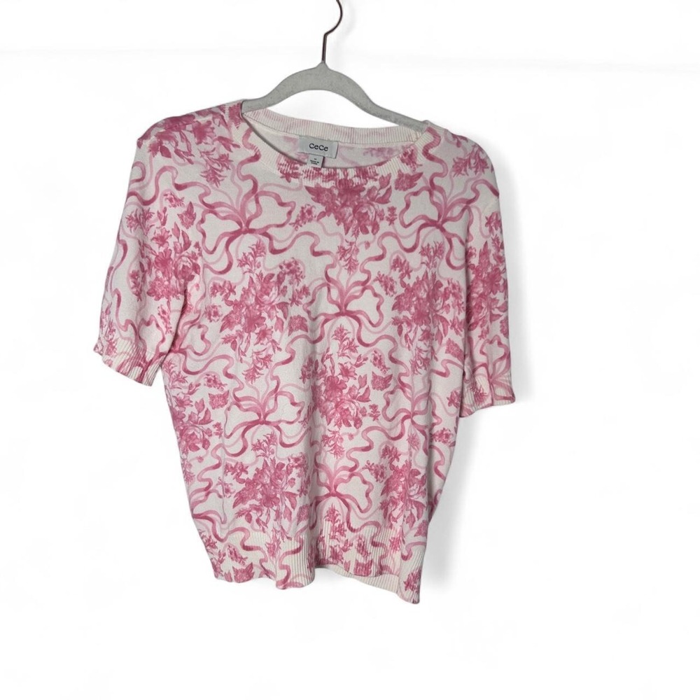 Pink floral and swirl patterned CeCe knit top in size M #floral #knitwear
